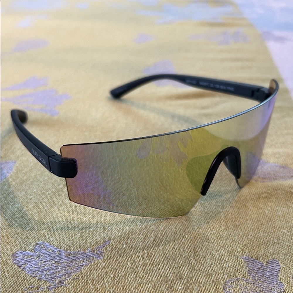 Body Glove r20 Mirror Shield Unisex Sunglasses with Black Arms